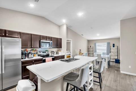 1220 SE Navajo Lane, Port St. Lucie FL - photo 10 of 42