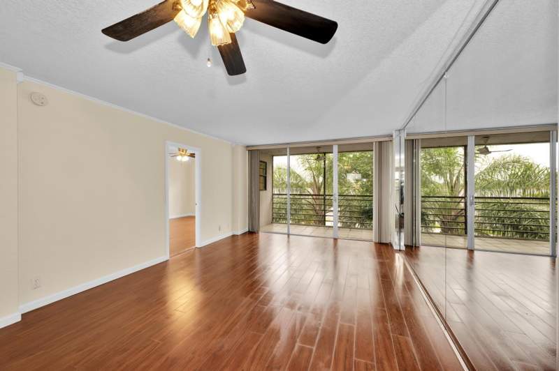 2 bedroom Condominium at 118 Royal Park Drive #4G, Royal Park Condo, Oakland Park — photo 2