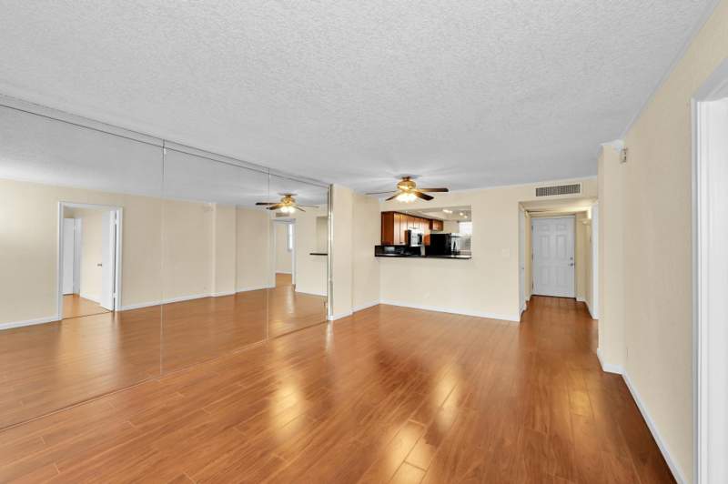 2 bedroom Condominium at 118 Royal Park Drive #4G, Royal Park Condo, Oakland Park — photo 3