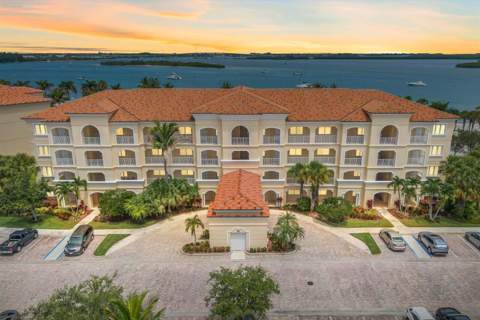 36 Harbour Isle Drive #104, Fort Pierce FL - photo 19 of 31
