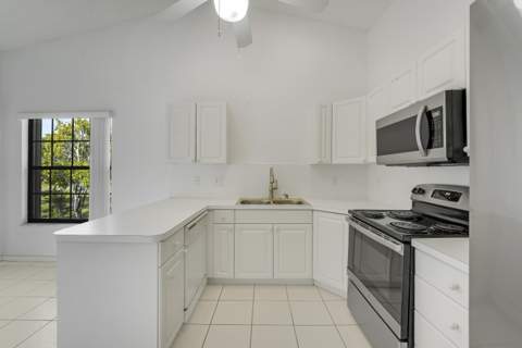 3254 Jog Park Drive, Greenacres FL - photo 8 of 27