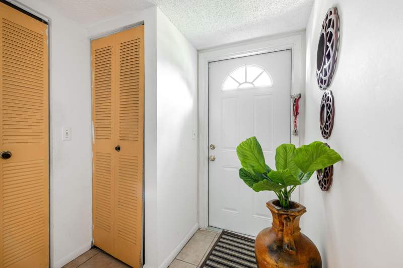 1 bedroom Condominium at 150 Lake Meryl Drive #143, Golden Lakes Village Condo E, West Palm Beach — photo 2