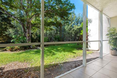 150 Lake Meryl Drive #143, West Palm Beach FL - photo 15 of 30