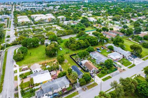 107 SW 4th Avenue, Delray Beach FL - photo 24 of 28