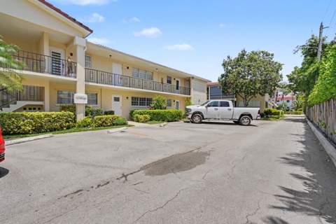 2202 NE 36th Street #17, Lighthouse Point FL - photo 18 of 22
