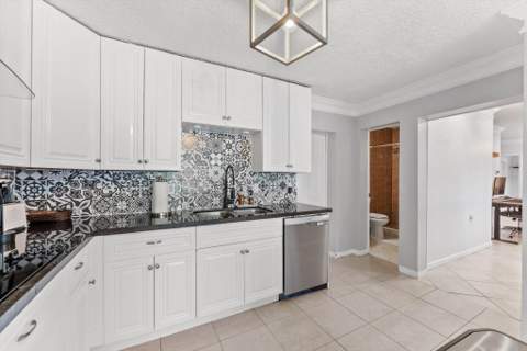 728 NE 9th Avenue, Boynton Beach FL - photo 14 of 45