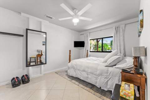 728 NE 9th Avenue, Boynton Beach FL - photo 23 of 45