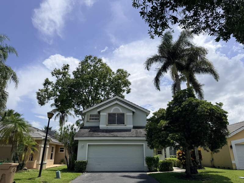 3 bedroom Single Family Residence at 8870 Woodside Court, Forest Ridge Cluster Homes II, Davie — photo 2