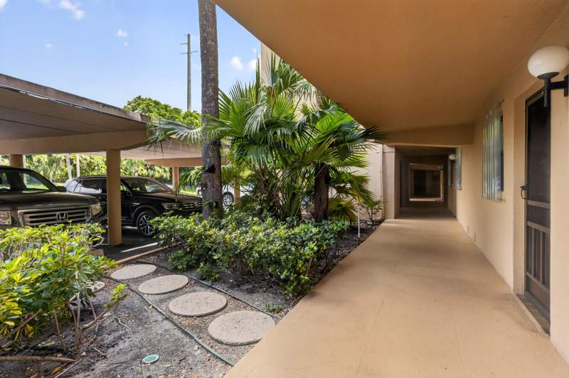 2 bedroom Condominium at 1036 US Highway 1 #121, Marina Bay Cond Decl Filed 3-20-81, North Palm Beach — photo 5