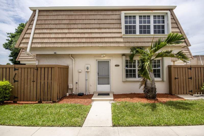 3 bedroom Townhouse at 4338 Hazel Avenue #A, Winchester Courts, Palm Beach Gardens — photo 4