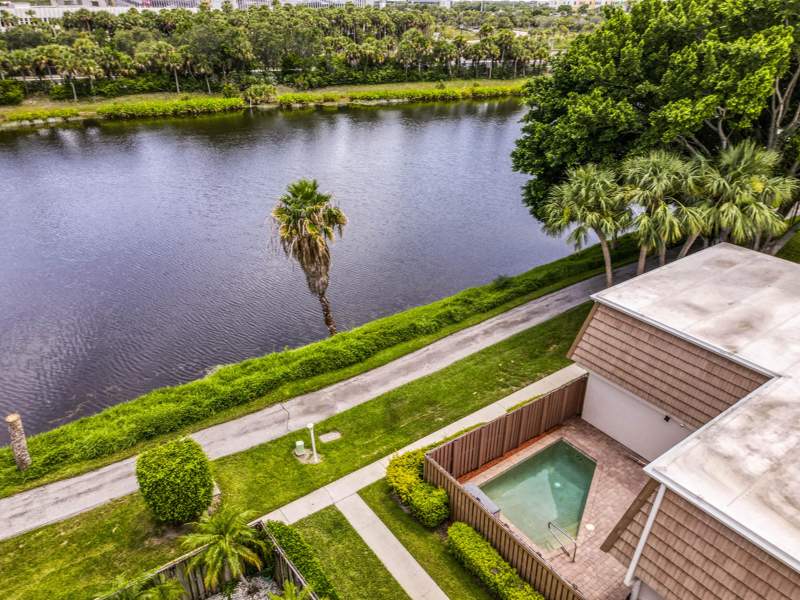3 bedroom Townhouse at 4338 Hazel Avenue #A, Winchester Courts, Palm Beach Gardens — photo 2