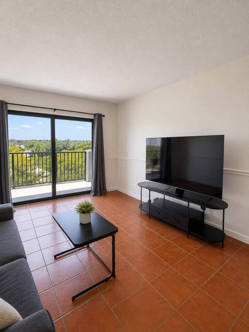 1 bedroom Condominium at 900 River Reach Drive #510, River Reach Condominium I, Fort Lauderdale — photo 4