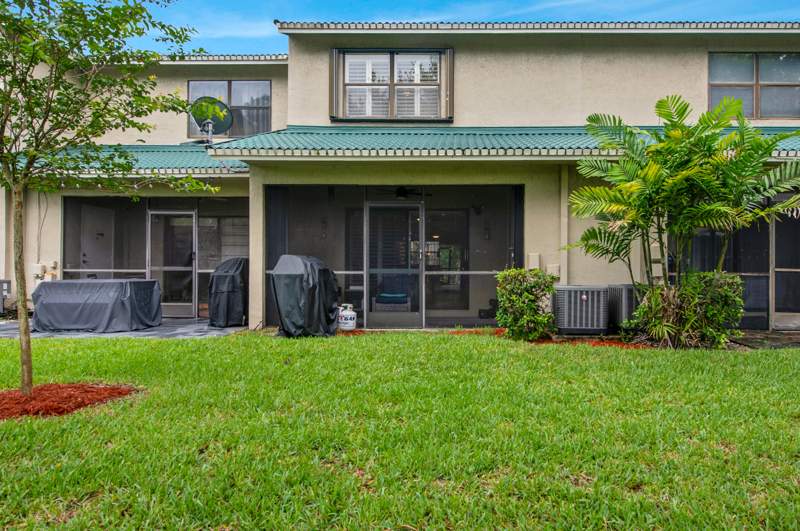 2 bedroom Townhouse at 530 Westree Lane #530, Village Townhouses-Jacaranda, Plantation — photo 3