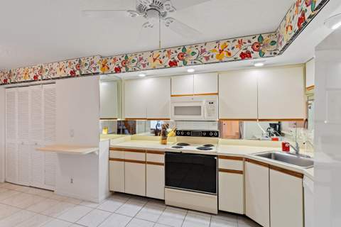 542 Bay Colony Drive #542, Juno Beach FL - photo 17 of 101