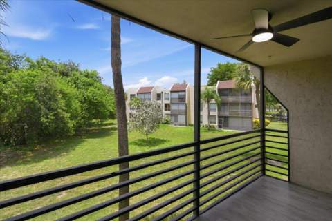 6301 N University Drive #206, Tamarac FL - photo 8 of 36