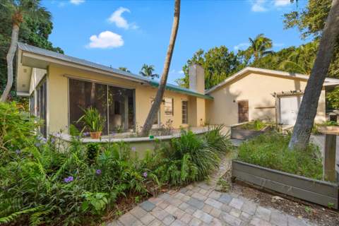 24 N Via Lucindia, Sewalls Point FL - photo 7 of 59