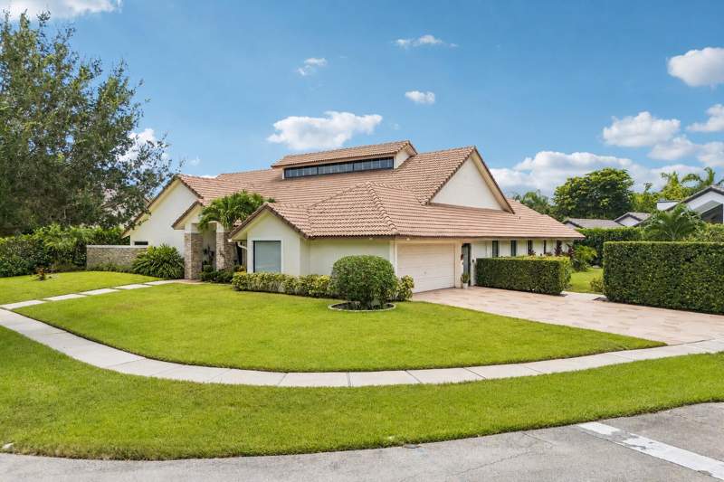 4 bedroom Single Family Residence at 3090 Equestrian Drive, Woodfield Hunt Club, Boca Raton — photo 3