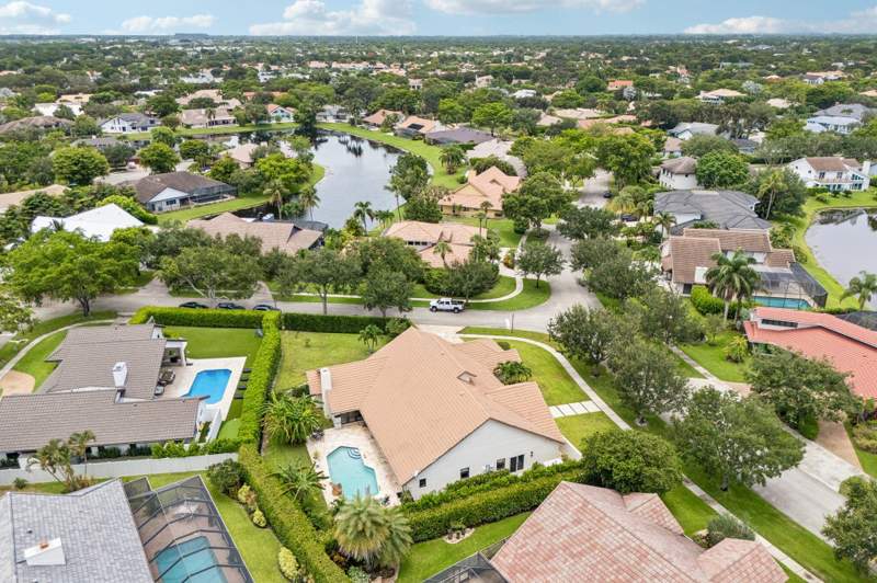 4 bedroom Single Family Residence at 3090 Equestrian Drive, Woodfield Hunt Club, Boca Raton — photo 5