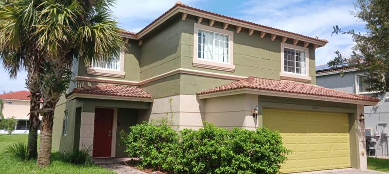 4 bedroom Single Family Residence at 2072 SW Newport Isles Boulevard, Newport Isles/ Portofino, Port St. Lucie — photo 3