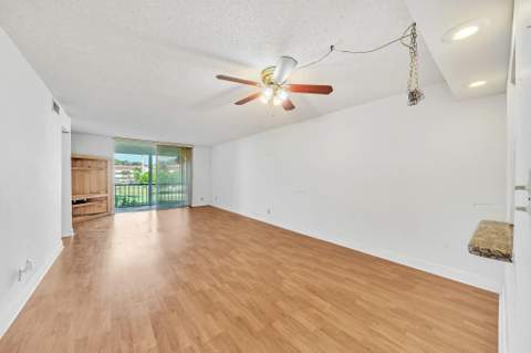 8980 S Hollybrook Boulevard #204, Pembroke Pines FL - photo 15 of 31