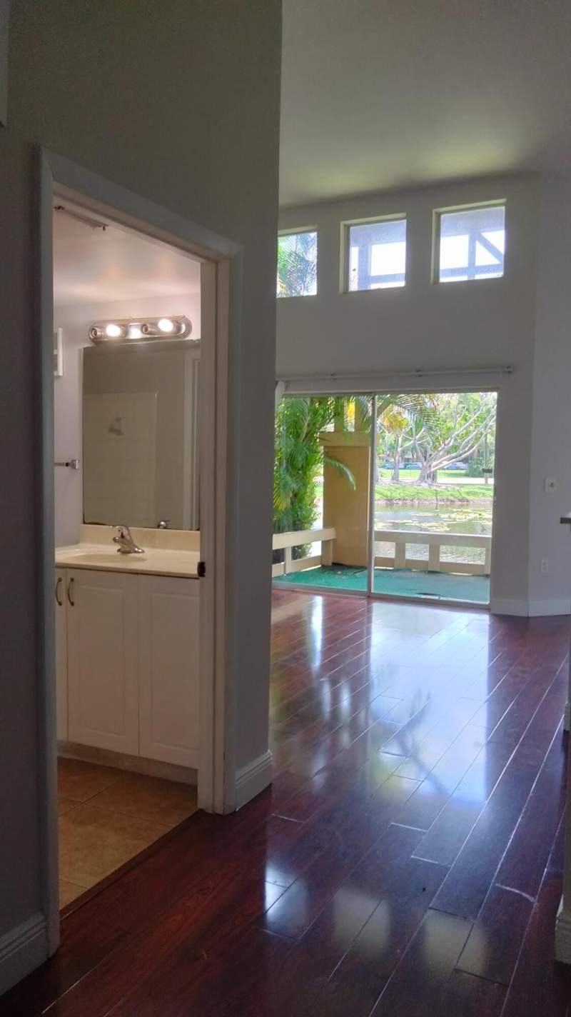 2 bedroom Condominium at 4759 Via Palm Lakes #305, Palm Lake Condo, West Palm Beach — photo 3
