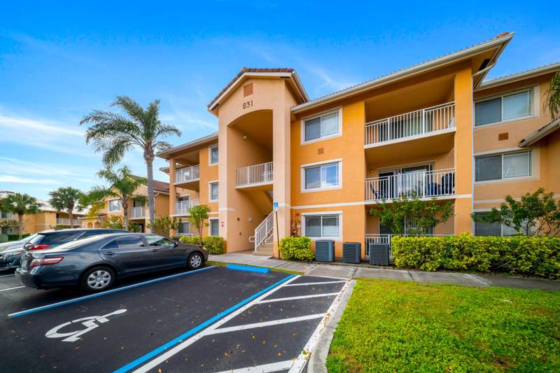 3 bedroom Condominium at 231 SW Palm Drive #101, The Club At St Lucie West, A Condominium, Port St. Lucie — photo 2