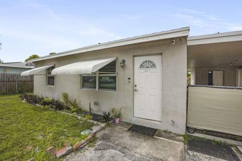 3231 Vassallo Avenue, Palm Springs FL - photo 21 of 25