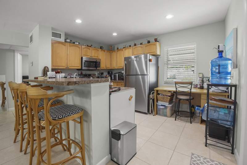 2 bedroom Single Family Residence at 3231 Vassallo Avenue, Englewood Manor, Palm Springs — photo 3