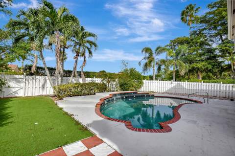 7555 Cedar Hurst Court, Greenacres FL - photo 7 of 7