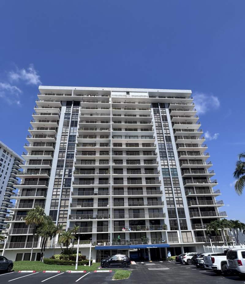 1 bedroom Condominium at 3031 N Ocean Boulevard #708, Galt Ocean Terrace Condo, Fort Lauderdale — photo 3