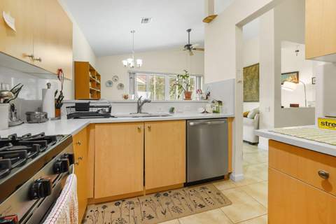 390 NW Breezy Point Loop, Port St. Lucie FL - photo 8 of 35