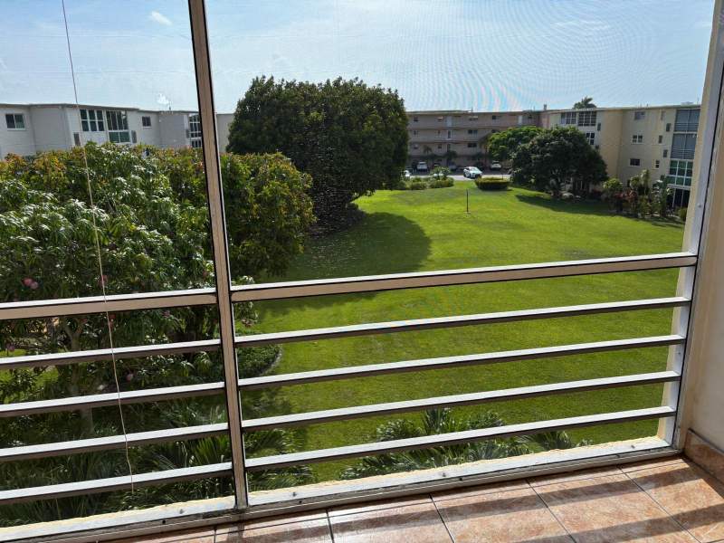 2 bedroom Condominium at 2615 NE 3rd Court #402, Village Royale Greenwood Condo, Boynton Beach — photo 3