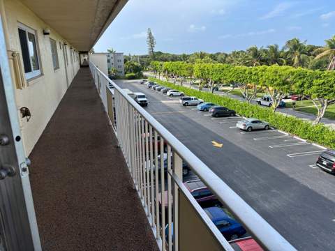 2615 NE 3rd Court #402, Boynton Beach FL - photo 10 of 16