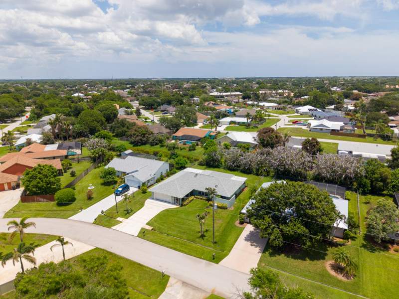 3 bedroom Single Family Residence at 1423 SE Pitcher Road, South Port St Lucie Unit 5, Port St. Lucie — photo 3