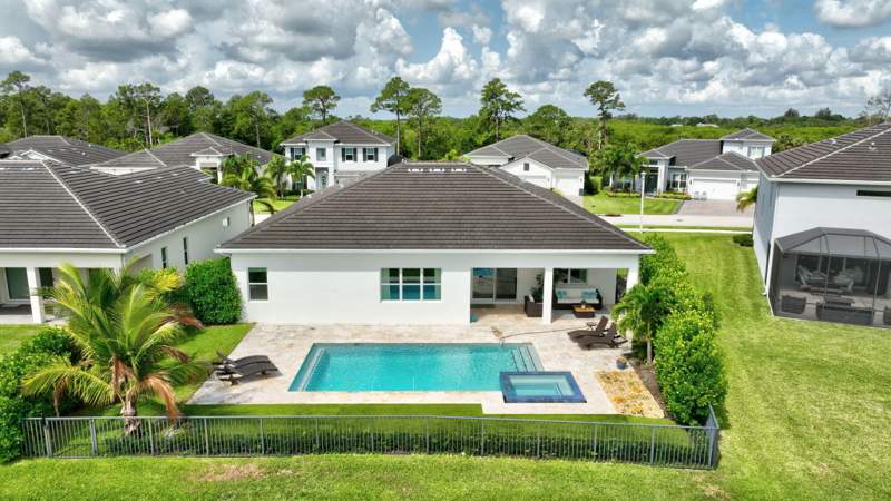 3 bedroom Single Family Residence at 735 SW Pennfield Terrace, Banyan Bay Pud Phase 2A & 2B, Stuart — photo 2