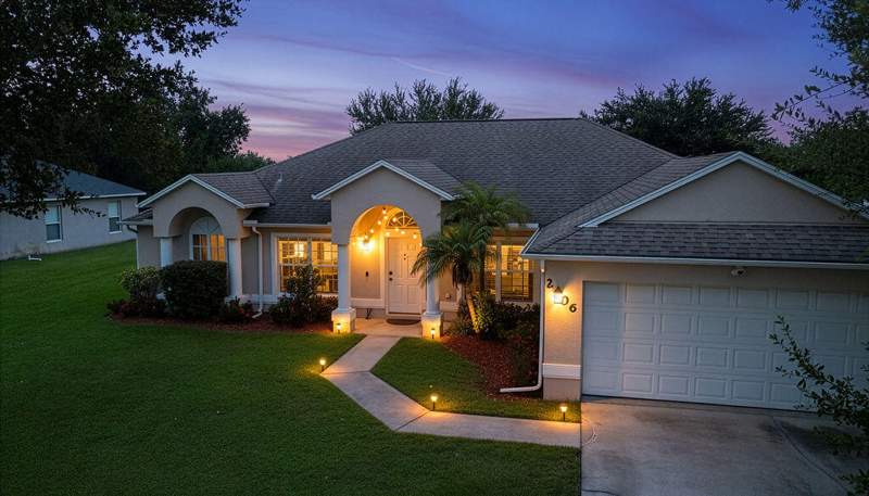 4 bedroom Single Family Residence at 2606 Serenity Circle, Palm Lakes Gardens, Fort Pierce — photo 2