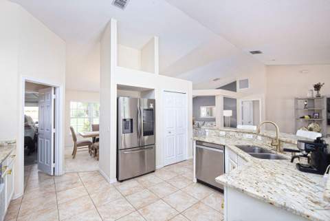 2606 Serenity Circle, Fort Pierce FL - photo 17 of 38