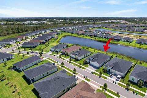13892 SE Riversway Street, Port St. Lucie FL - photo 9 of 56