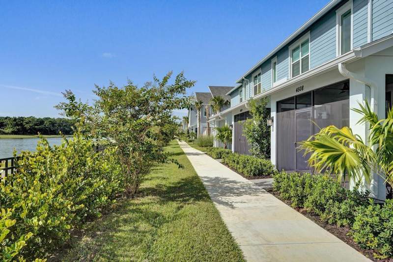 3 bedroom Townhouse at 4508 Longwood Lake Square, Terraces Of Westlake, Westlake — photo 3
