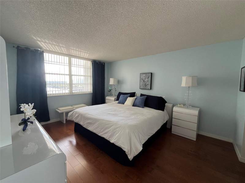 1 bedroom Condominium at 1400 S Ocean Drive #707, Trafalgar Towers Condominium, Hollywood — photo 5