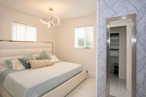 511 N 69th Way, Hollywood FL - photo 7 of 14