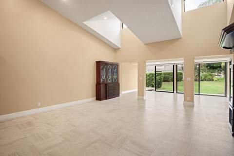 6845 Fountains Circle, Lake Worth FL - photo 7 of 37