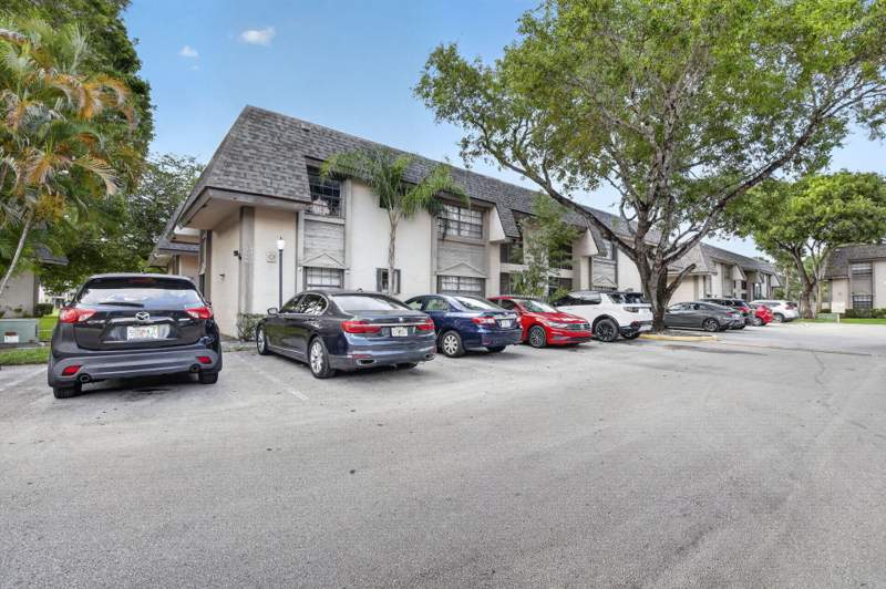 3 bedroom Condominium at 3610 NW 95th Terrace, Grenadier Lakes At Welleby Condo, Sunrise — photo 2