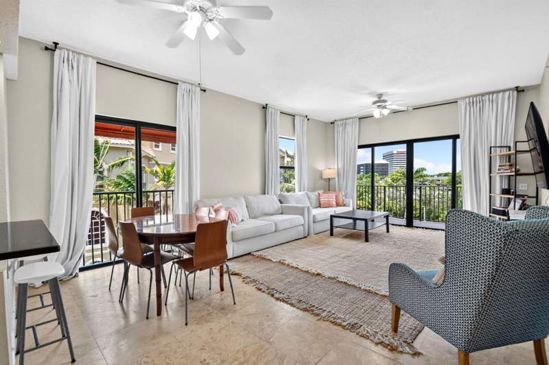 2 bedroom Condominium at 1620 Presidential Way #402, Park Place Condo, West Palm Beach — photo 2