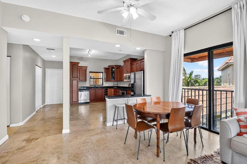 2 bedroom Condominium at 1620 Presidential Way #402, Park Place Condo, West Palm Beach — photo 4