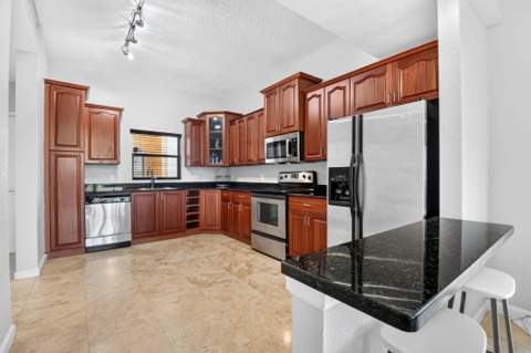 1620 Presidential Way #402, West Palm Beach FL - photo 6 of 43