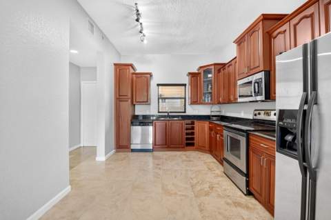 1620 Presidential Way #402, West Palm Beach FL - photo 7 of 43