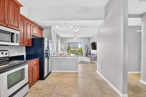 1620 Presidential Way #402, West Palm Beach FL - photo 9 of 43