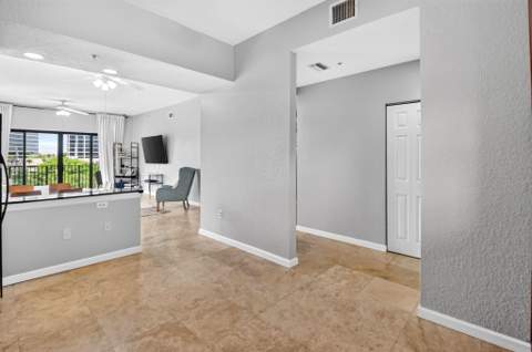 1620 Presidential Way #402, West Palm Beach FL - photo 11 of 43
