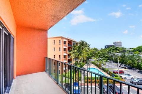 1620 Presidential Way #402, West Palm Beach FL - photo 23 of 43